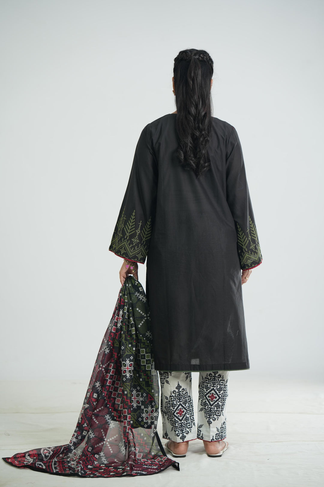 Lawn Black Stitched Suit - Jazmin