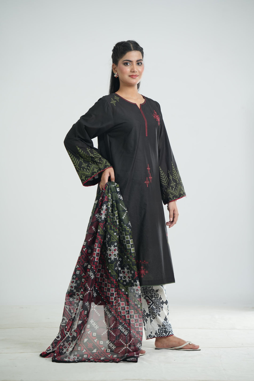 Lawn Black Stitched Suit - Jazmin