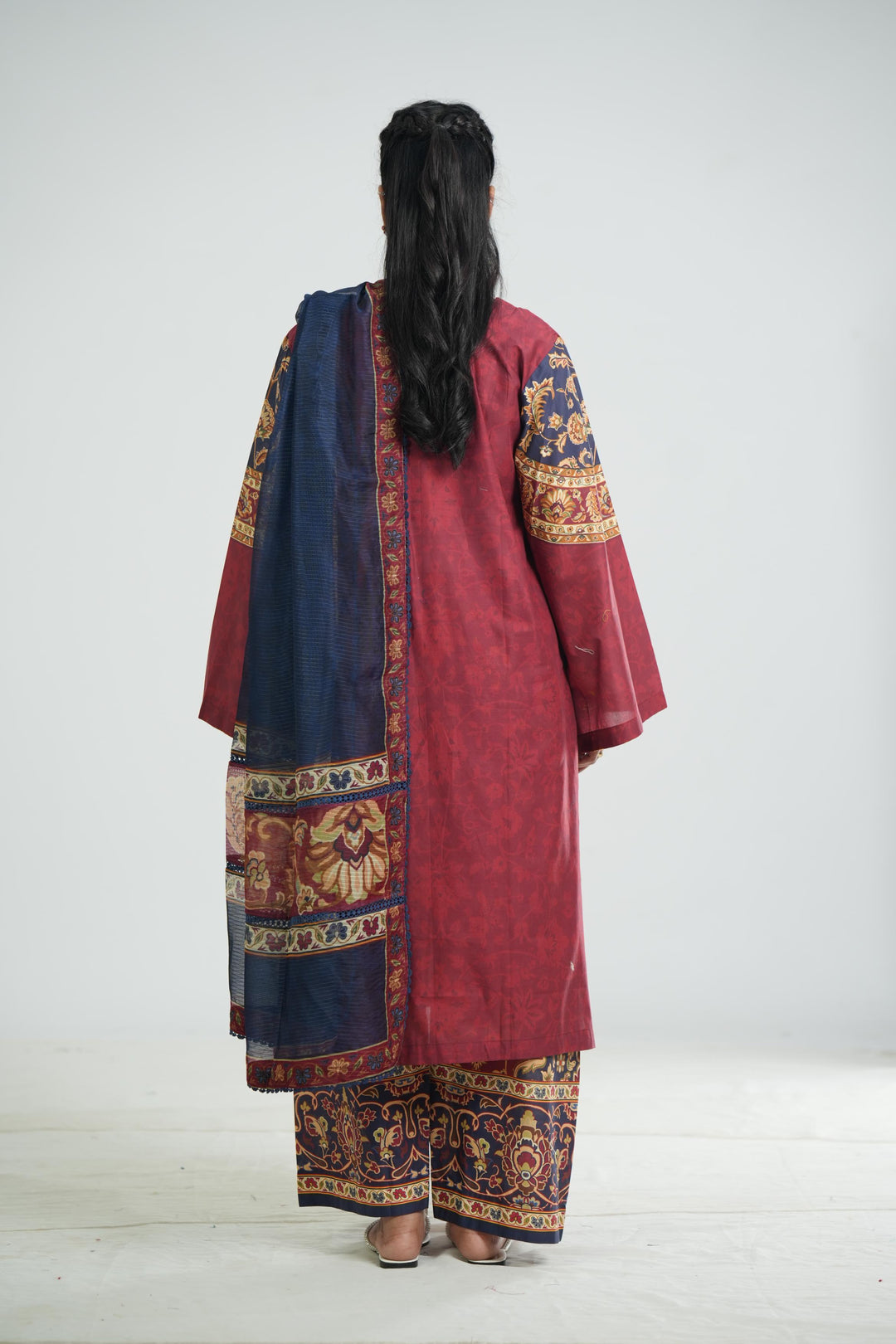 Lawn Maroon Stitched Suit - Jazmin
