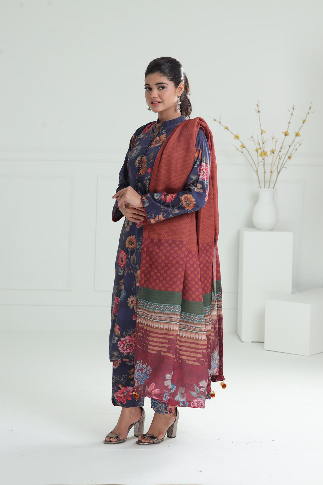 Viscose Navy Blue Stitched Suit - Jazmin