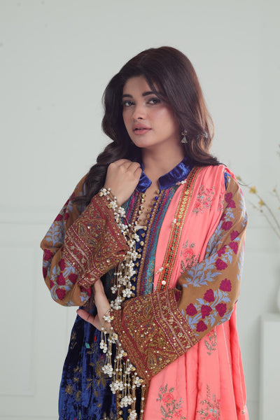 Design 1 - Sana Safinaz Velvet Luxury Stitched Collection