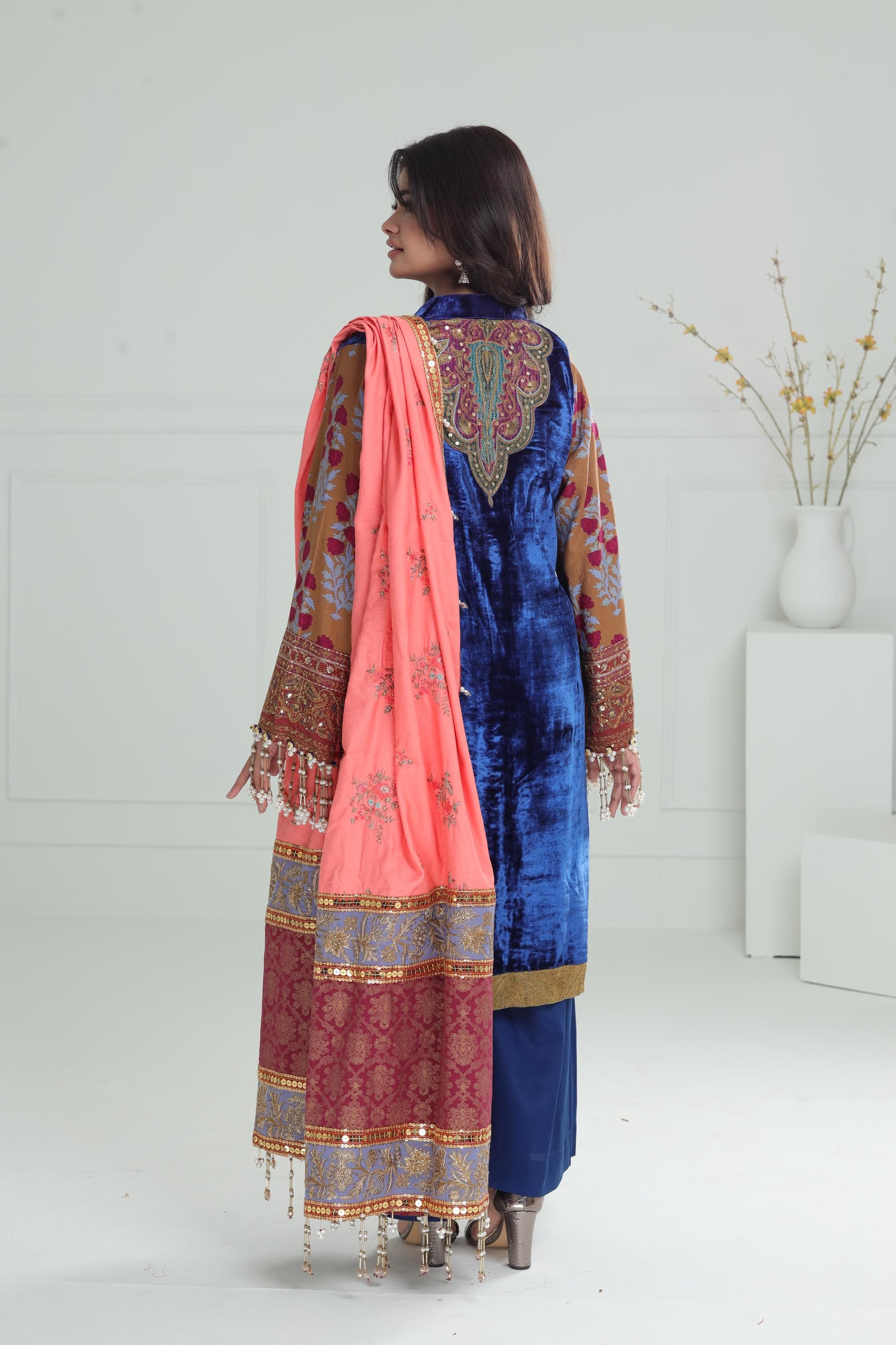 Design 1 - Sana Safinaz Velvet Luxury Stitched Collection – Janan