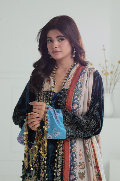 Design 3 - Sana Safinaz Velvet Luxury Stitched Collection