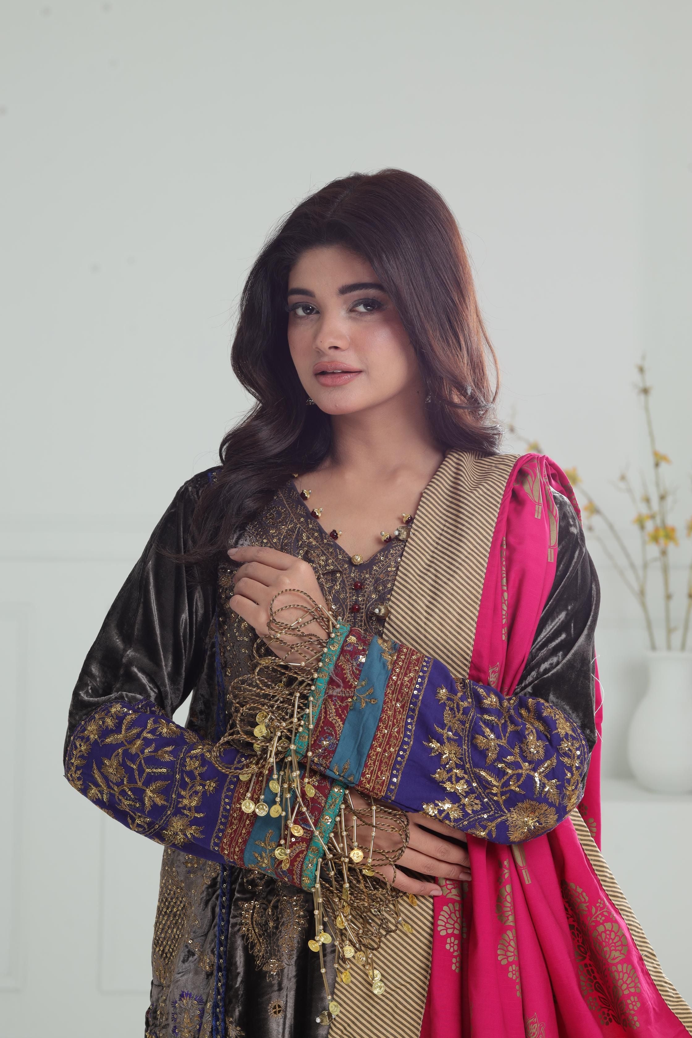 Design 4 - Sana Safinaz Velvet Luxury Stitched Collection – Janan