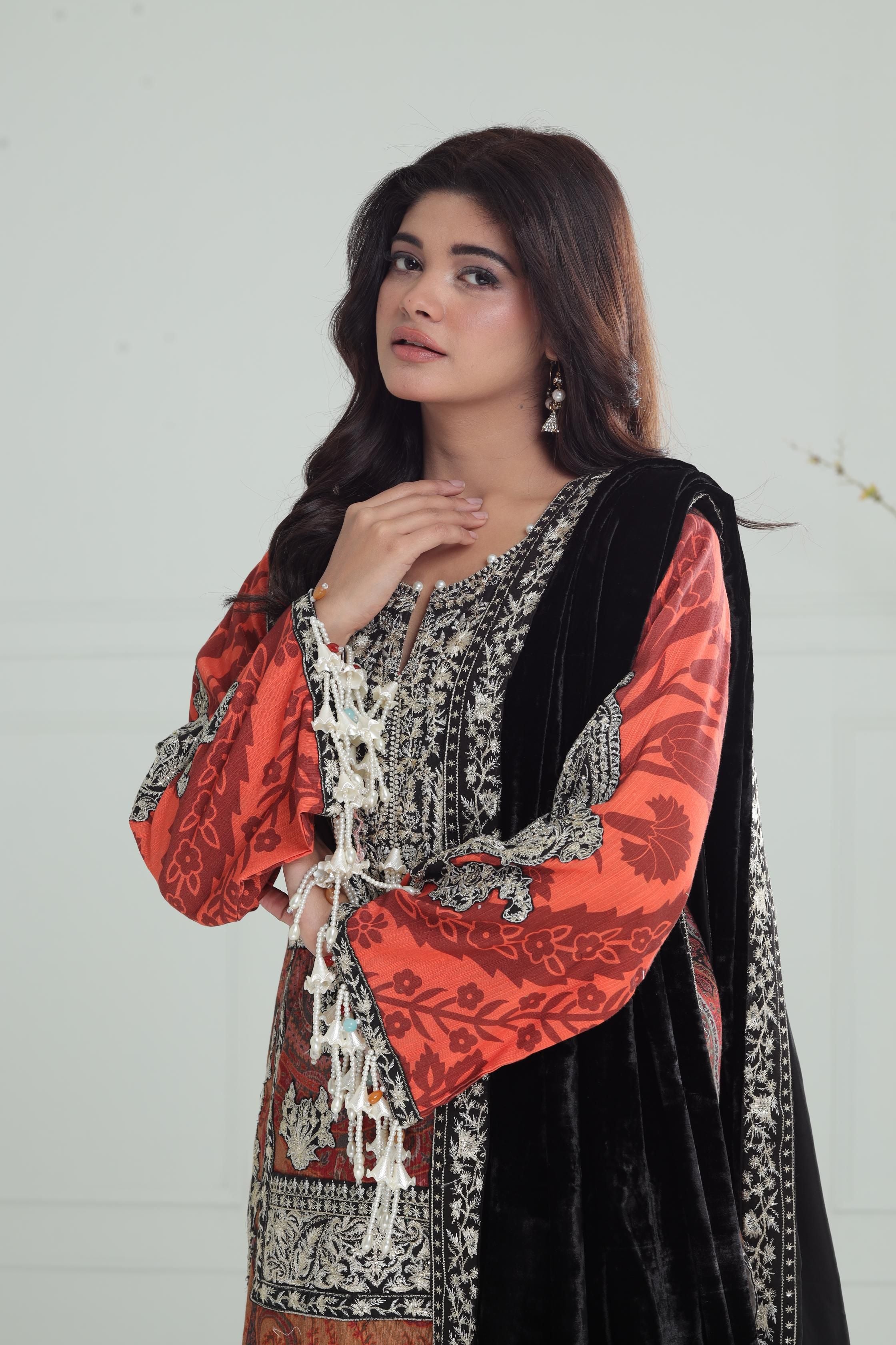 Design 7 - Sana Safinaz Velvet Luxury Stitched Collection – Janan