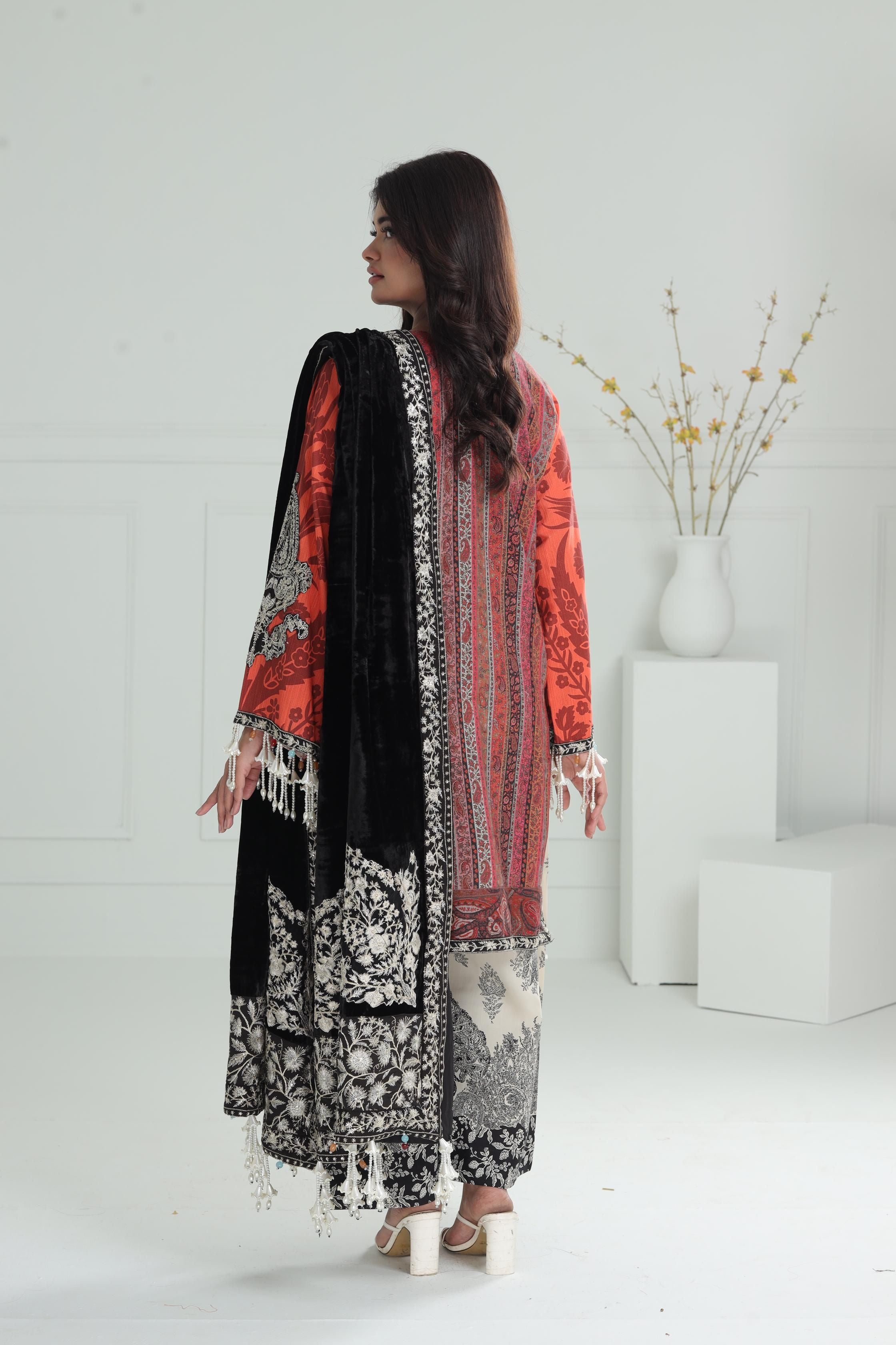 Design 7 - Sana Safinaz Velvet Luxury Stitched Collection – Janan