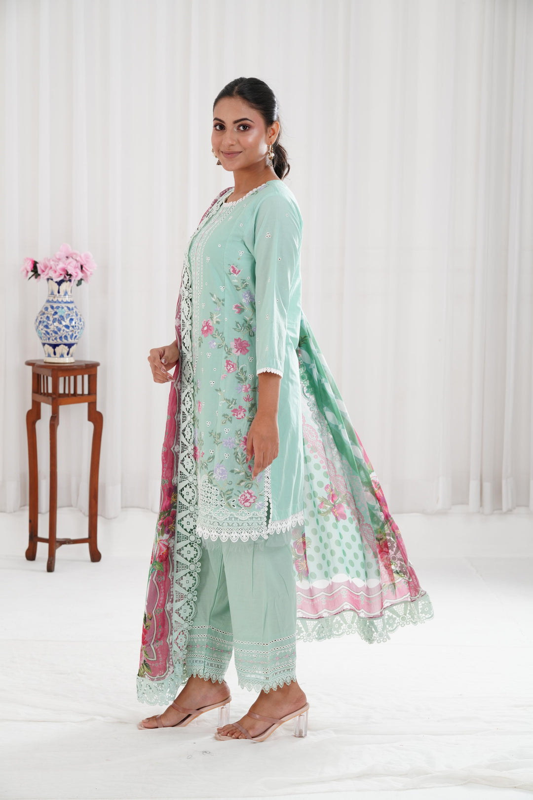 Design 4B - Sobia Nazir Vital Lawn Stitched
