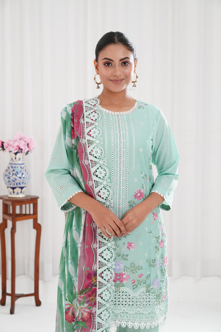 Design 4B - Sobia Nazir Vital Lawn Stitched