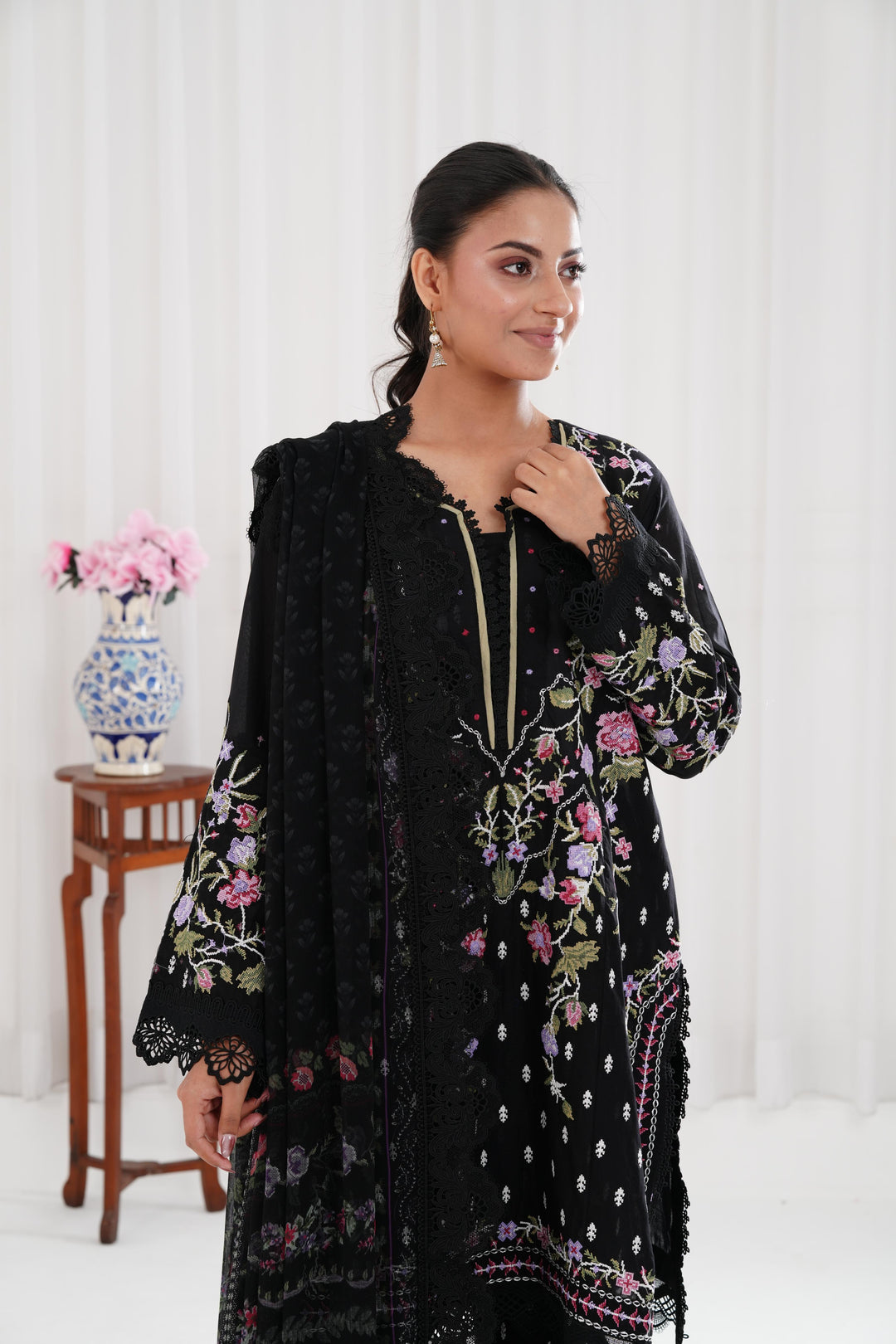 Design 5A - Sobia Nazir Vital Lawn Stitched