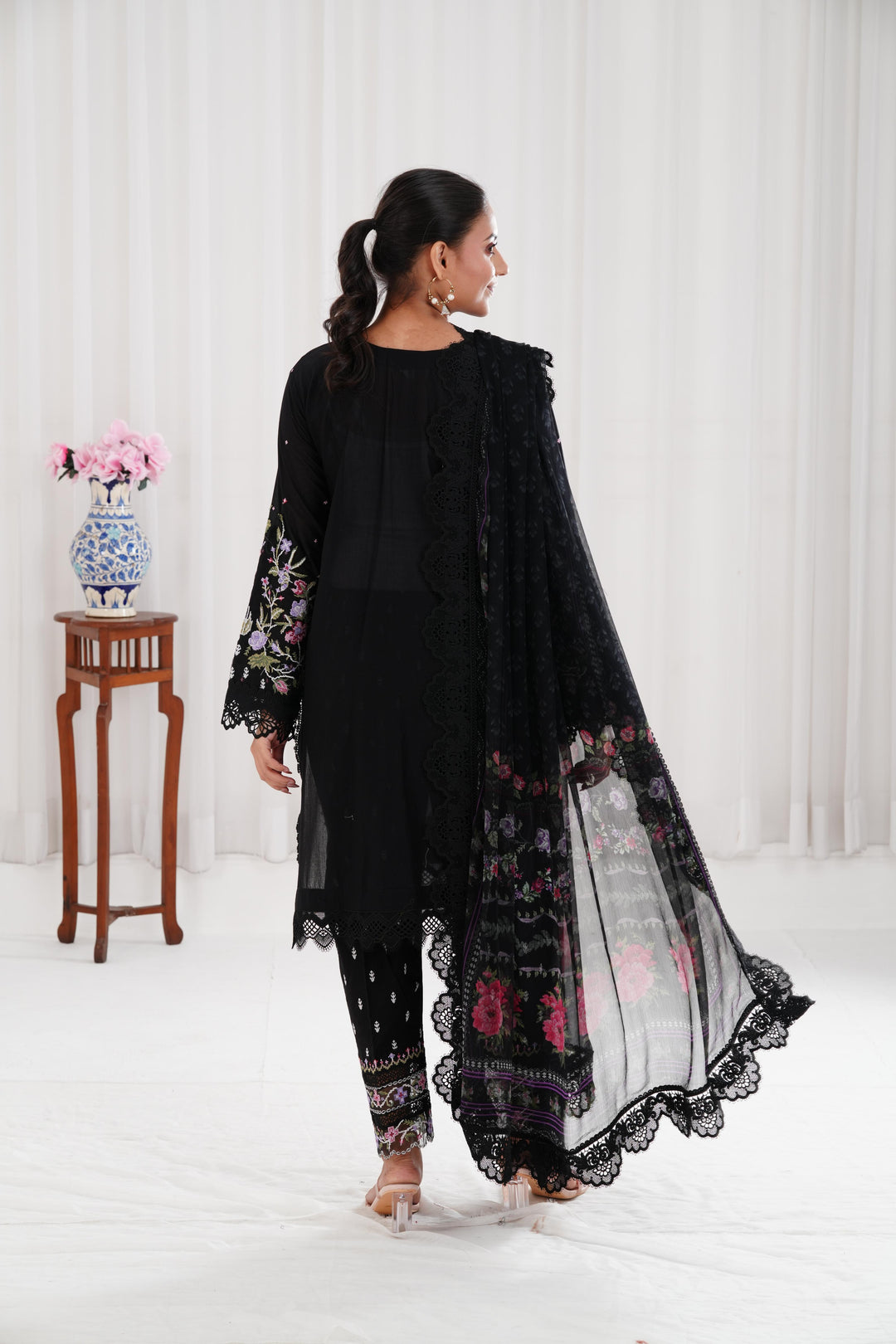 Design 5A - Sobia Nazir Vital Lawn Stitched