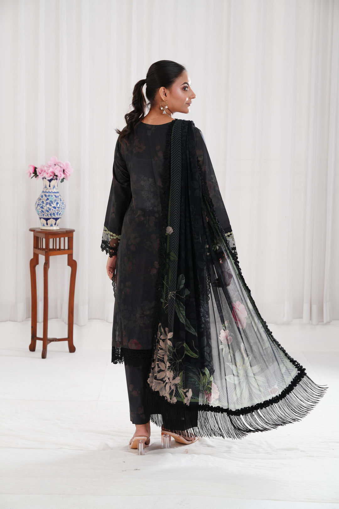 Design 8A - Sobia Nazir Vital Lawn Stitched