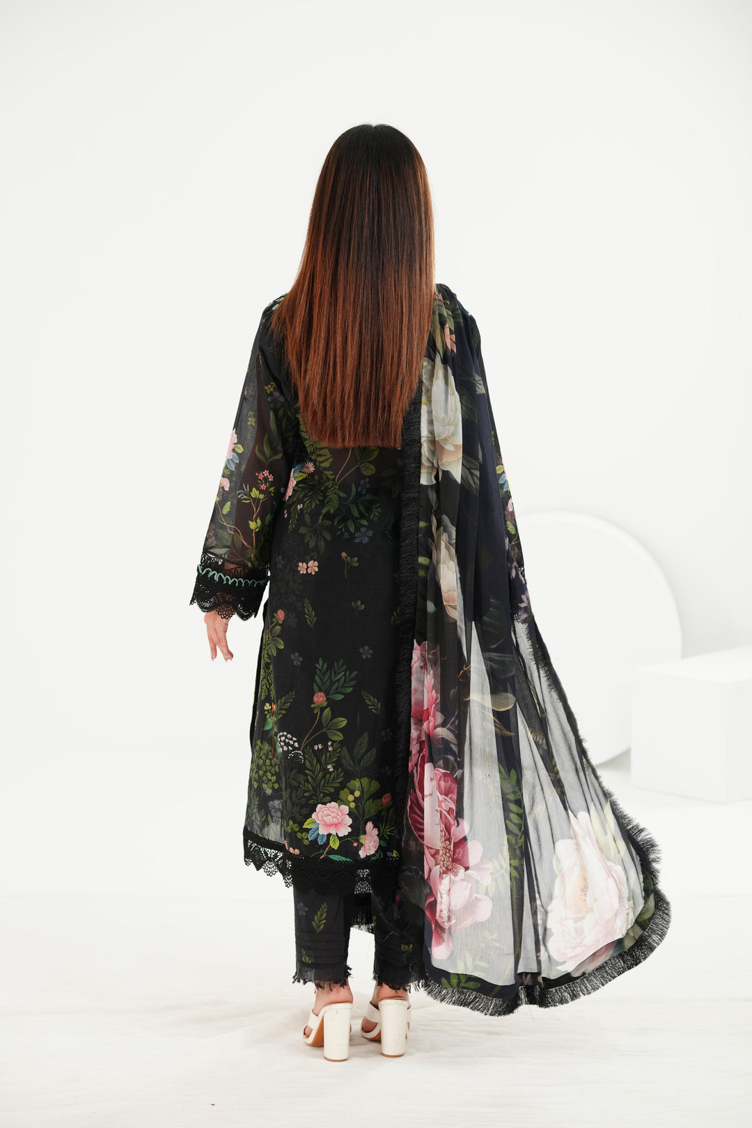 Design 5A - Sobia Nazir Vital Vol 2 Stitched