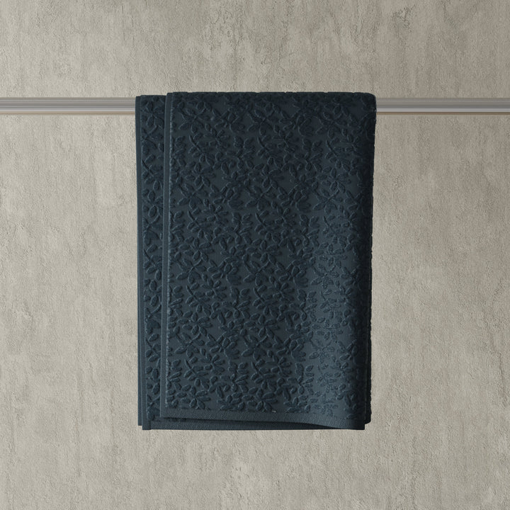 Vantona Luxury Leaf Jacquard Cotton Towel – Charcoal