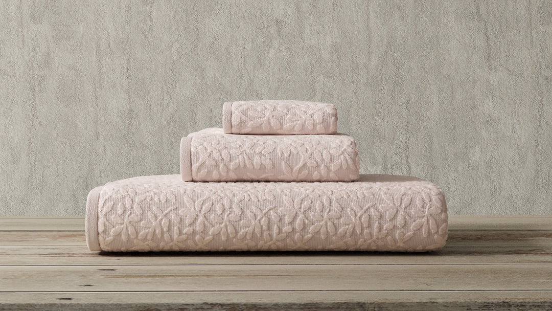 Vantona Luxury Leaf Jacquard Cotton Towel – Pink
