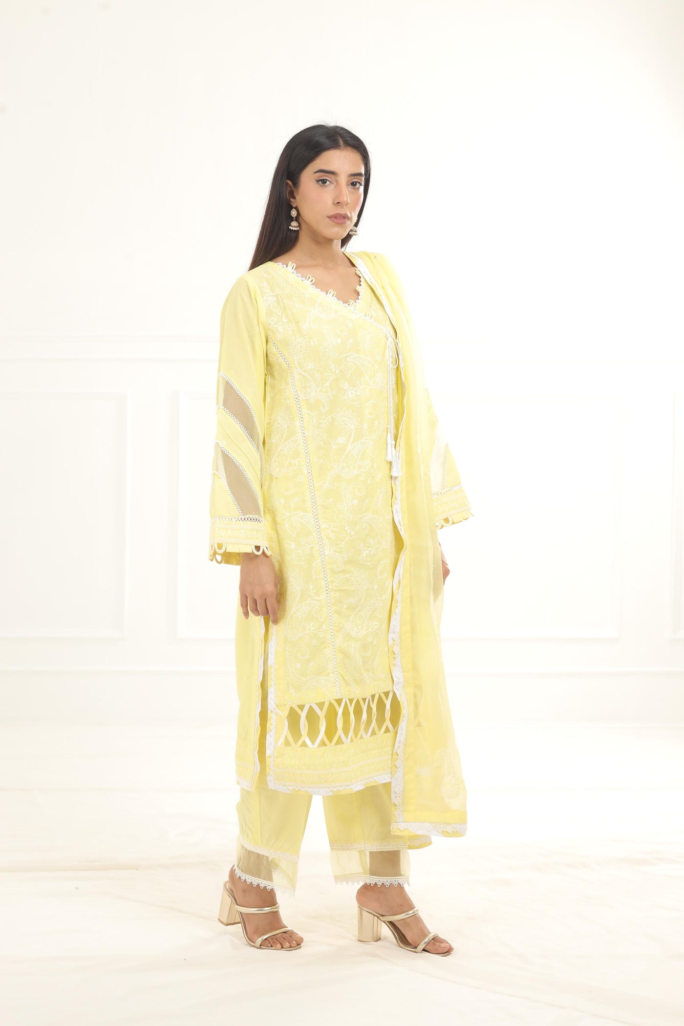 Embroidered Chikankari Yellow Stitched Suit - Zellbury