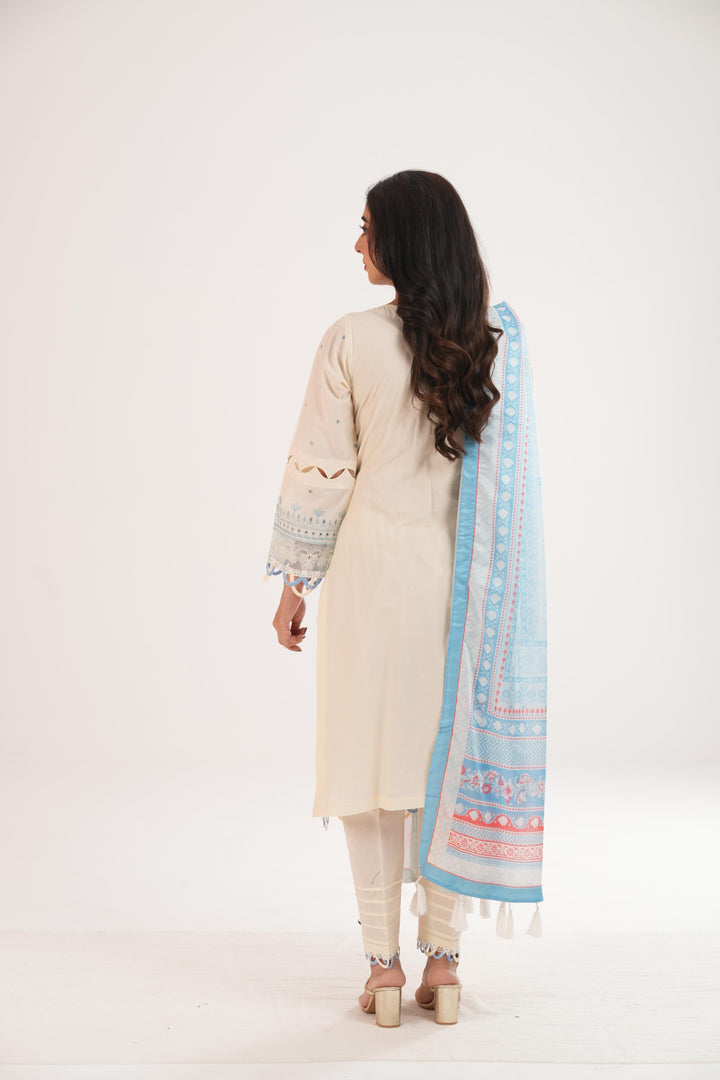 Embroidered Lawn Off White Stitched Suit - Zellbury