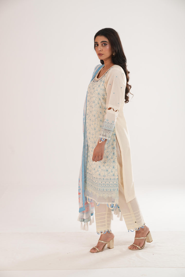 Embroidered Lawn Off White Stitched Suit - Zellbury