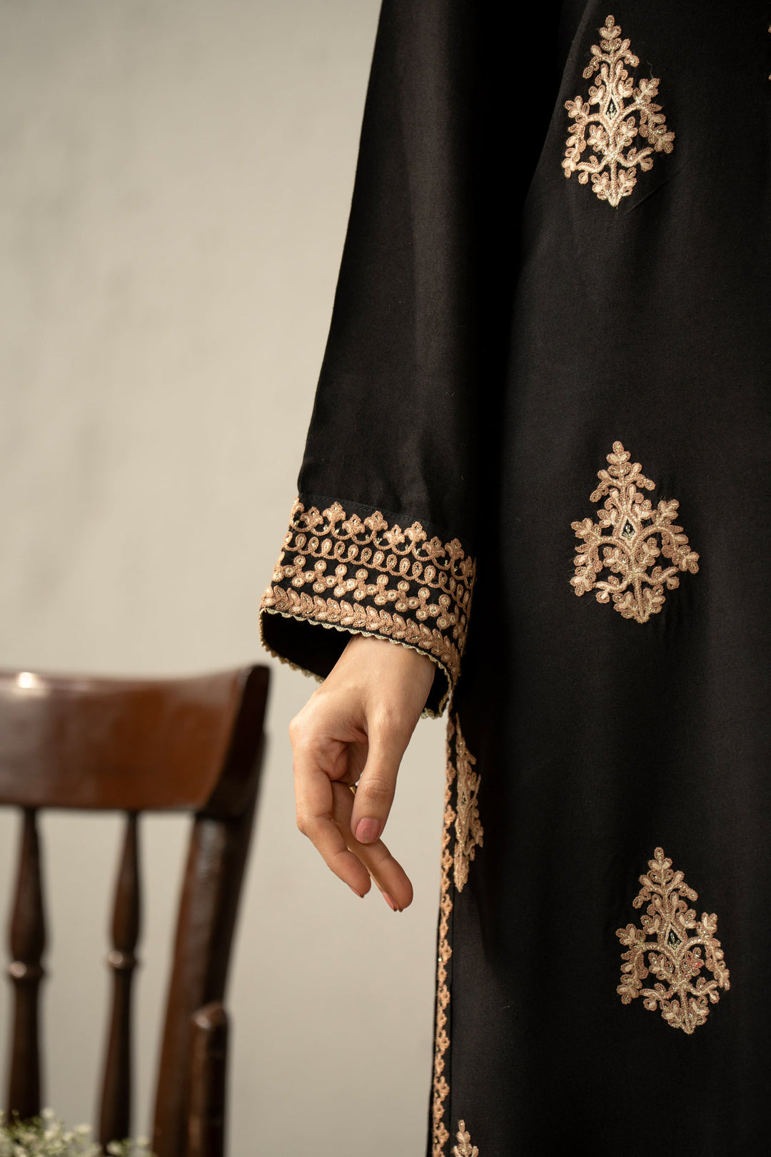 Embroidered Oak Silk Black Stitched Suit - Zeen