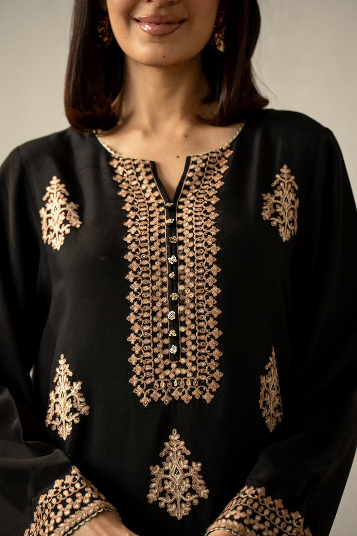 Embroidered Oak Silk Black Stitched Suit - Zeen