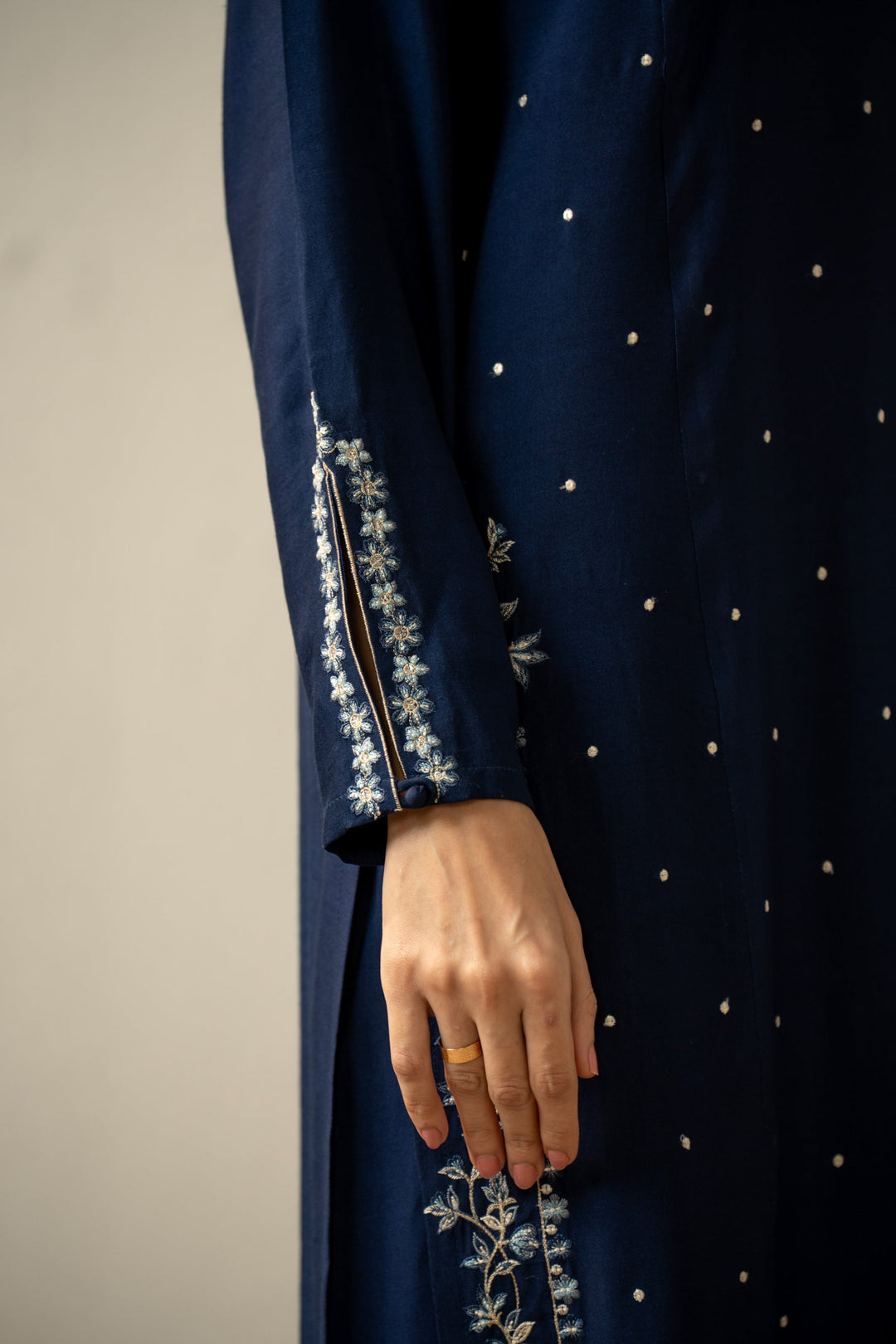 Embroidered Oak Silk Navy Blue Stitched Suit - Zeen
