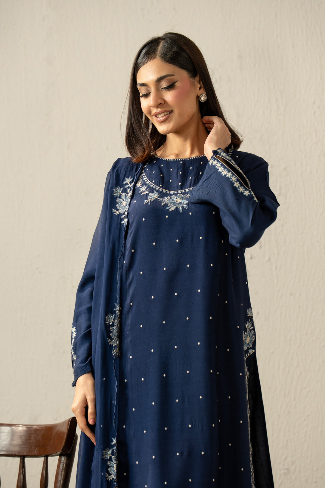Embroidered Oak Silk Navy Blue Stitched Suit - Zeen