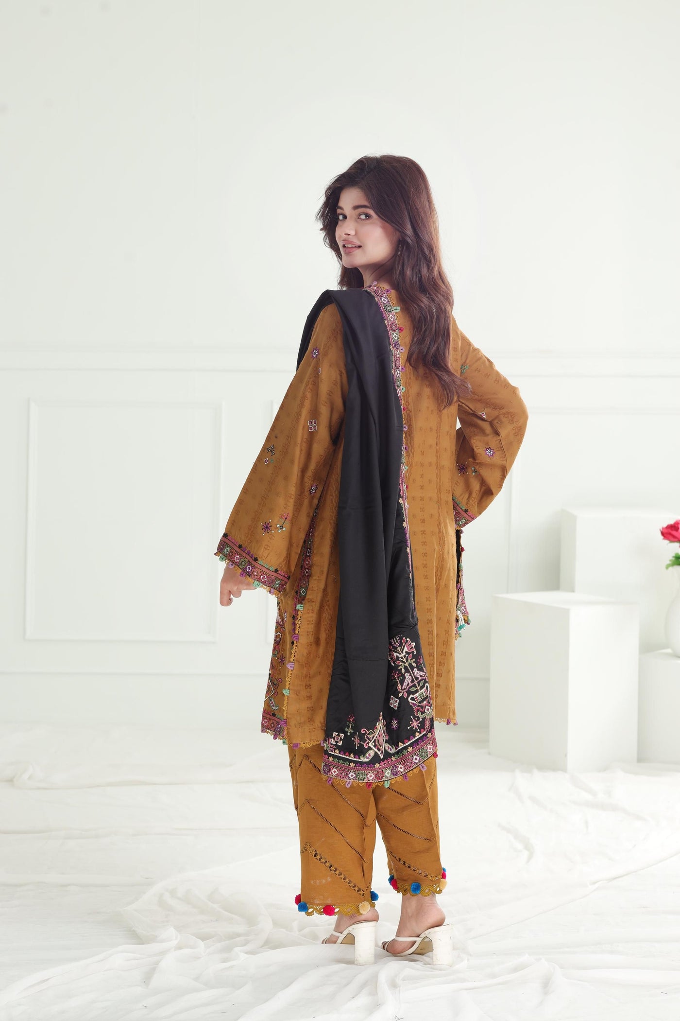 Gulzar - Winter Stitched - Zaha by Khadijah Shah