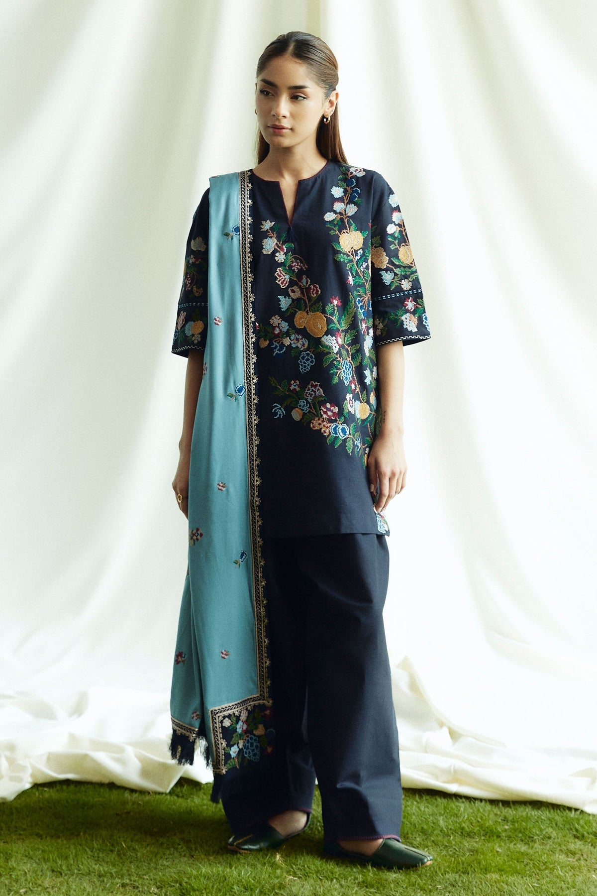 Onxy-7B - Coco by Zara Shahjahan Winter Stitched