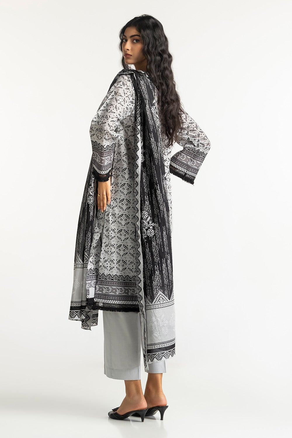 Lawn Grey Stitched Suit - Gul Ahmed